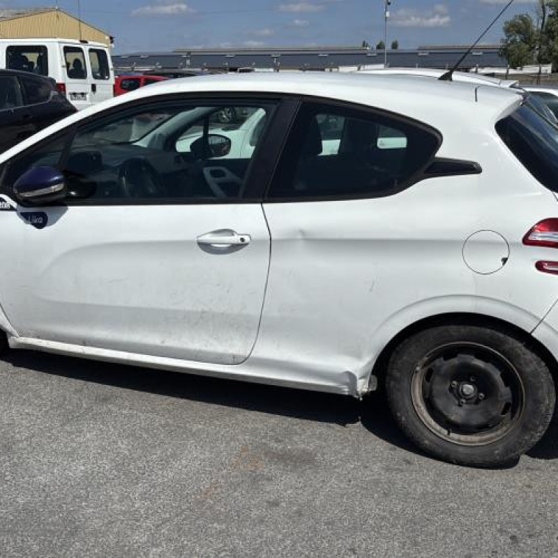 Leve vitre electrique avant droit PEUGEOT 208 1 Photo n°19