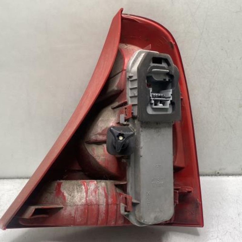 Feu arriere principal gauche (feux) RENAULT CLIO 2 Photo n°2