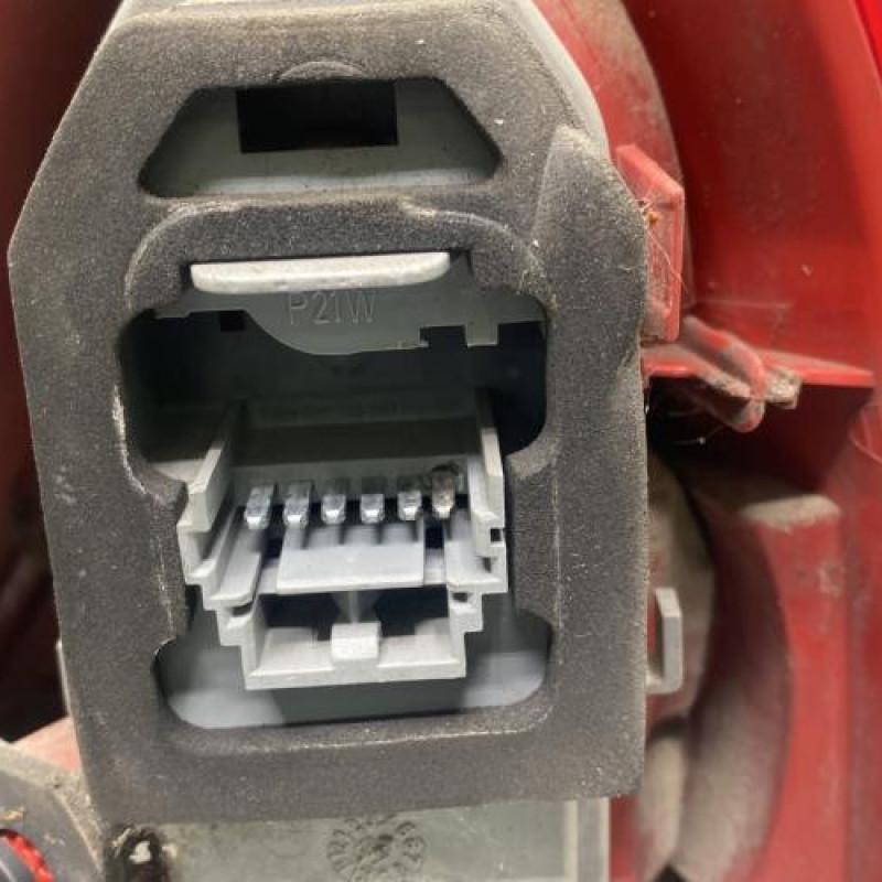 Feu arriere principal gauche (feux) RENAULT CLIO 2 Photo n°3