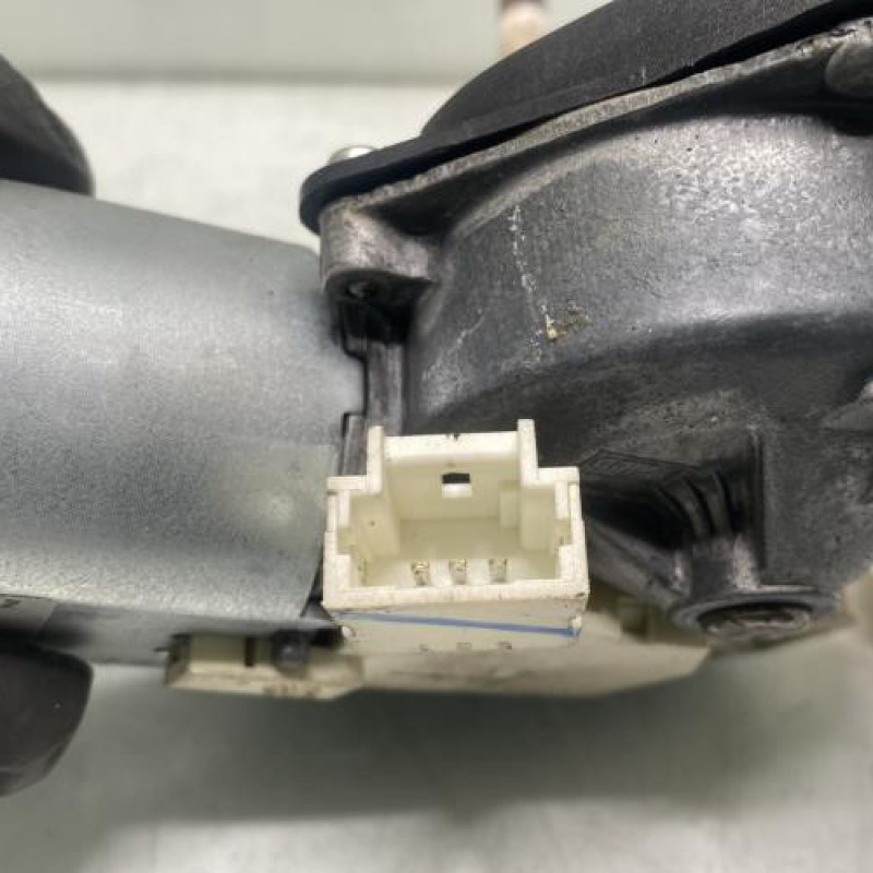 Moteur essuie glace arriere RENAULT CLIO 2 Photo n°3