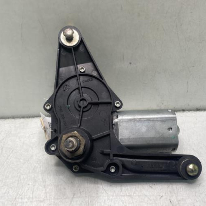 Moteur essuie glace arriere RENAULT CLIO 2 Photo n°4