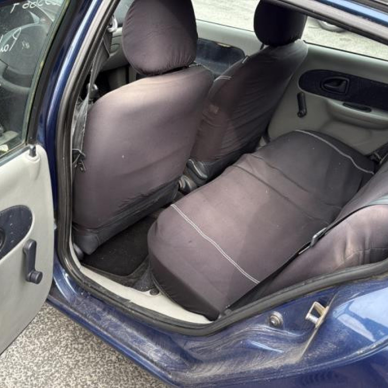 Moteur essuie glace arriere RENAULT CLIO 2 Photo n°16