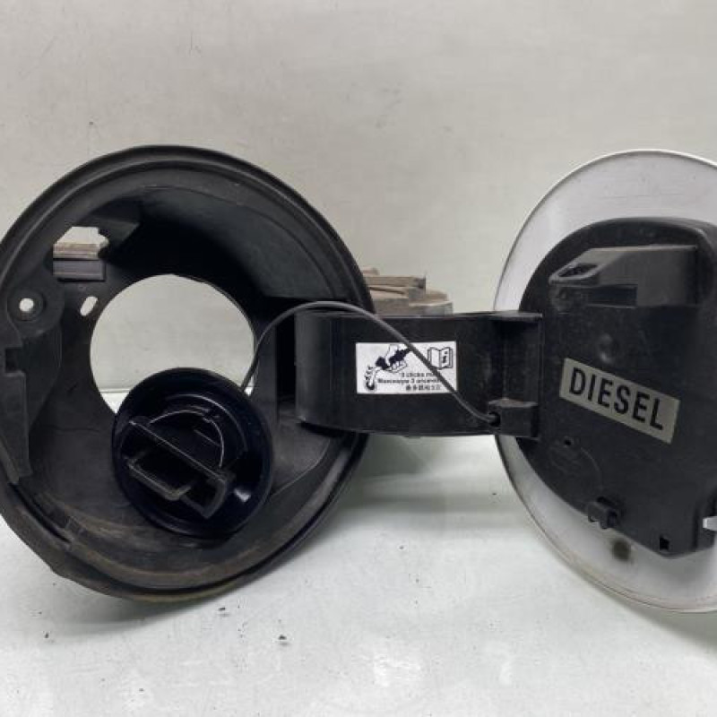 Trappe d'essence RENAULT CLIO 4 Photo n°3