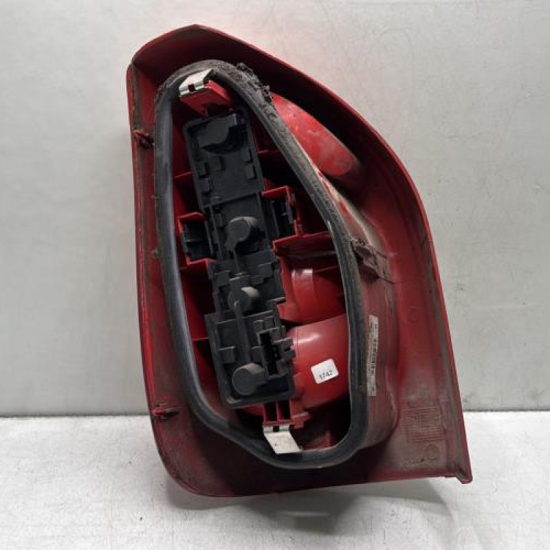 Feu arriere principal droit (feux) CITROEN XSARA PICASSO Photo n°2