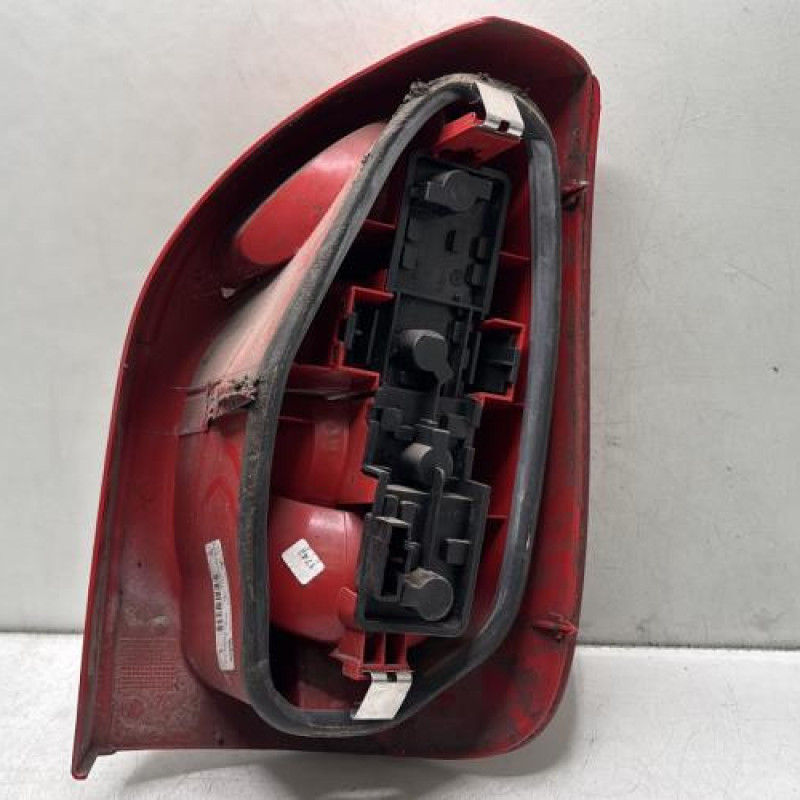 Feu arriere principal gauche (feux) CITROEN XSARA PICASSO Photo n°2