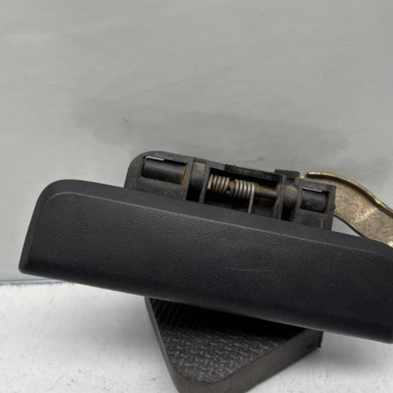 Poignee porte avant gauche PEUGEOT 106 Photo n°1