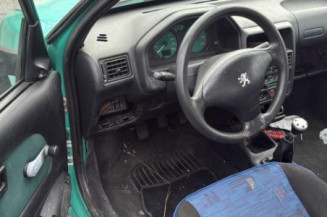 Poignee interieur avant gauche PEUGEOT 106