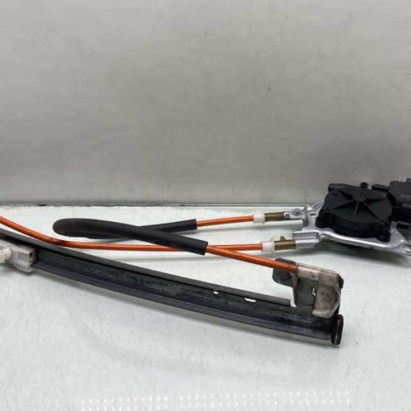 Leve vitre electrique avant droit PEUGEOT 106 Photo n°1