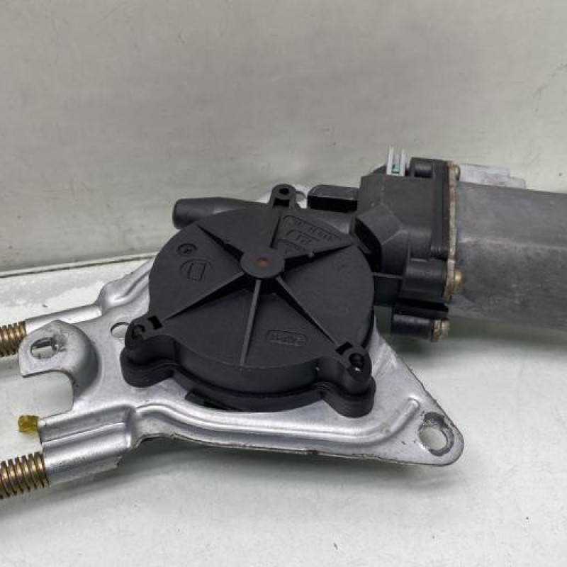 Leve vitre electrique avant droit PEUGEOT 106 Photo n°2