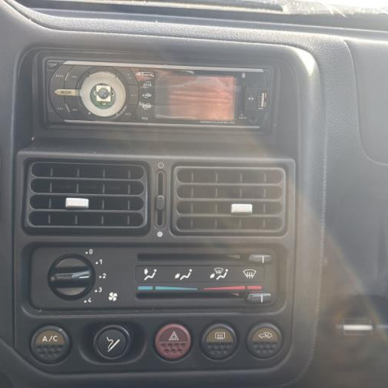 Poignee interieur avant gauche PEUGEOT 106 Photo n°18