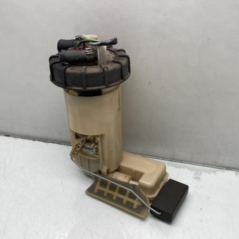 Pompe à carburant PEUGEOT 106 Photo n°1