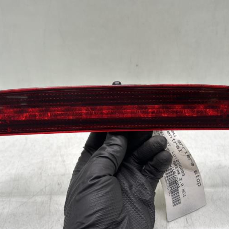 Feu arriere stop central PEUGEOT 206 Photo n°1