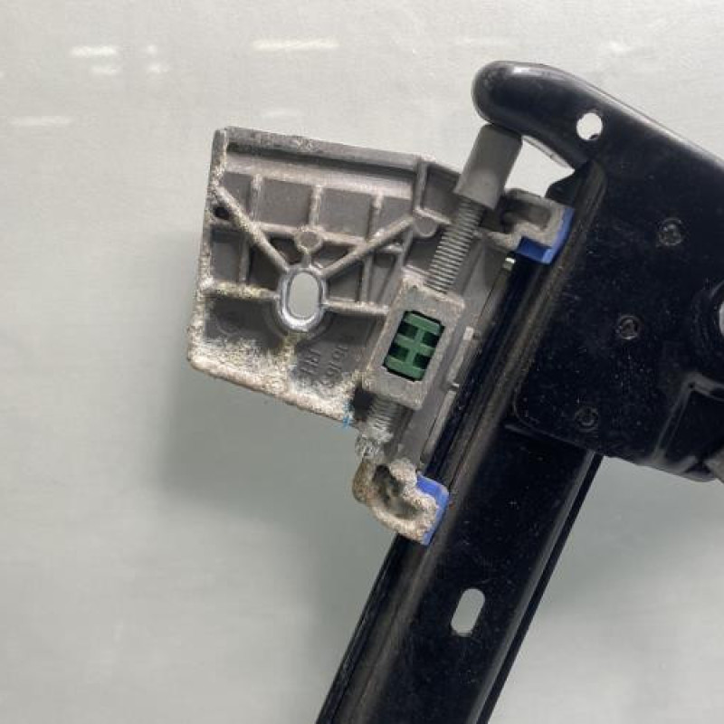 Leve vitre electrique avant droit PEUGEOT 206 Photo n°9