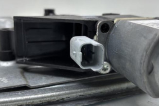 Leve vitre electrique avant droit PEUGEOT 208 1