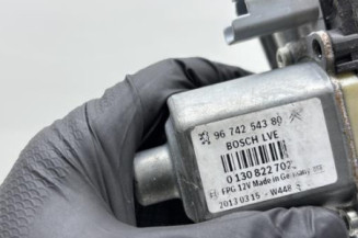 Leve vitre electrique avant droit PEUGEOT 208 1