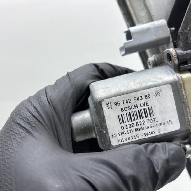 Leve vitre electrique avant droit PEUGEOT 208 1 Photo n°6