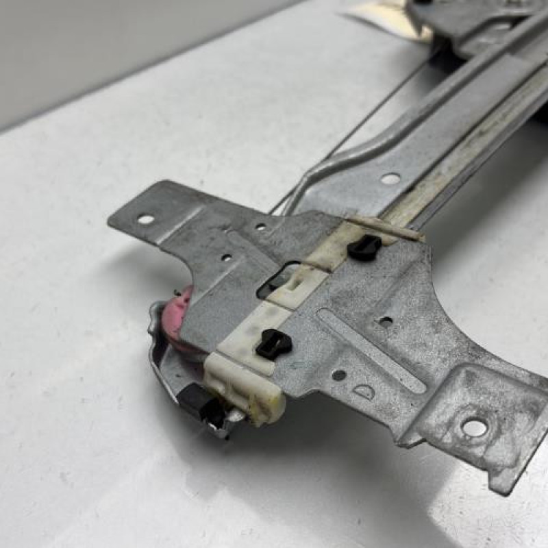 Leve vitre electrique avant droit PEUGEOT 208 1 Photo n°8