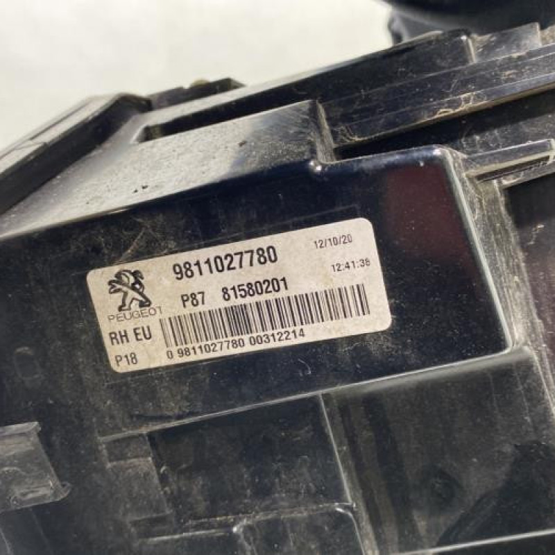 Feu arriere secondaire droit (feux) PEUGEOT 5008 2 Photo n°3