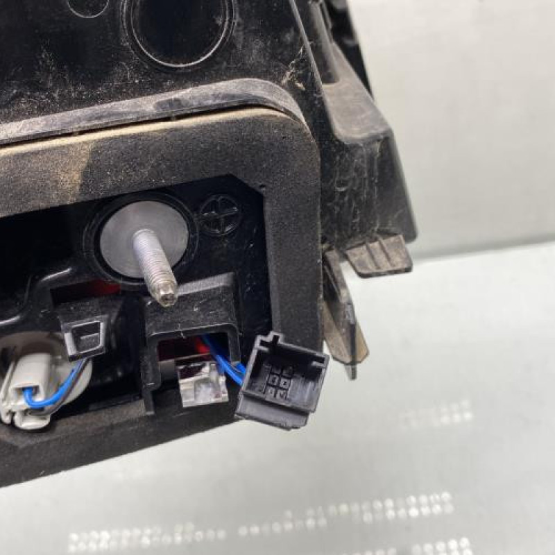 Feu arriere secondaire droit (feux) PEUGEOT 5008 2 Photo n°5