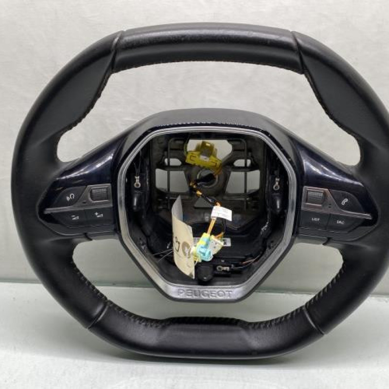 Volant PEUGEOT 5008 2 Photo n°1
