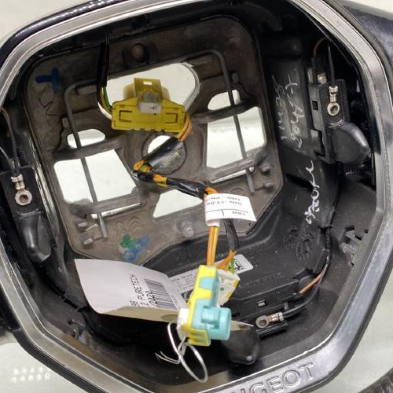 Volant PEUGEOT 5008 2 Photo n°6