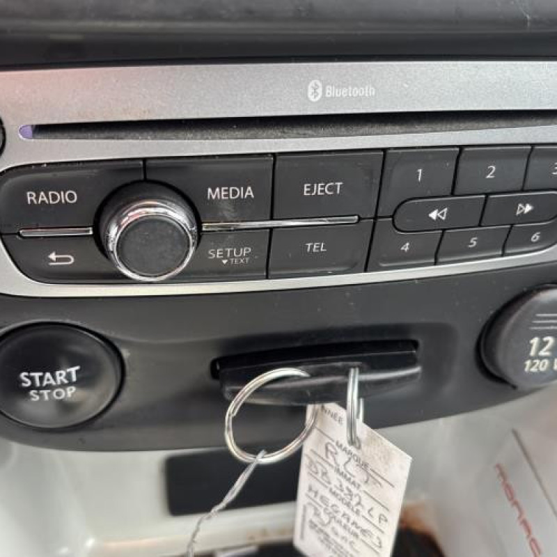 Ecran GPS RENAULT MEGANE 3 Photo n°19