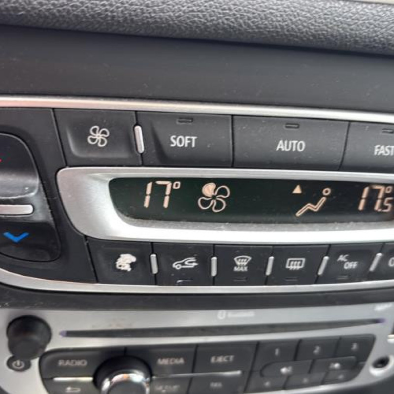 Ecran GPS RENAULT MEGANE 3 Photo n°20