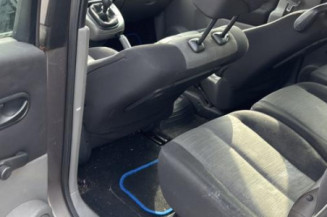 Crochet de remorquage RENAULT SCENIC 2