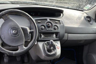 Crochet de remorquage RENAULT SCENIC 2