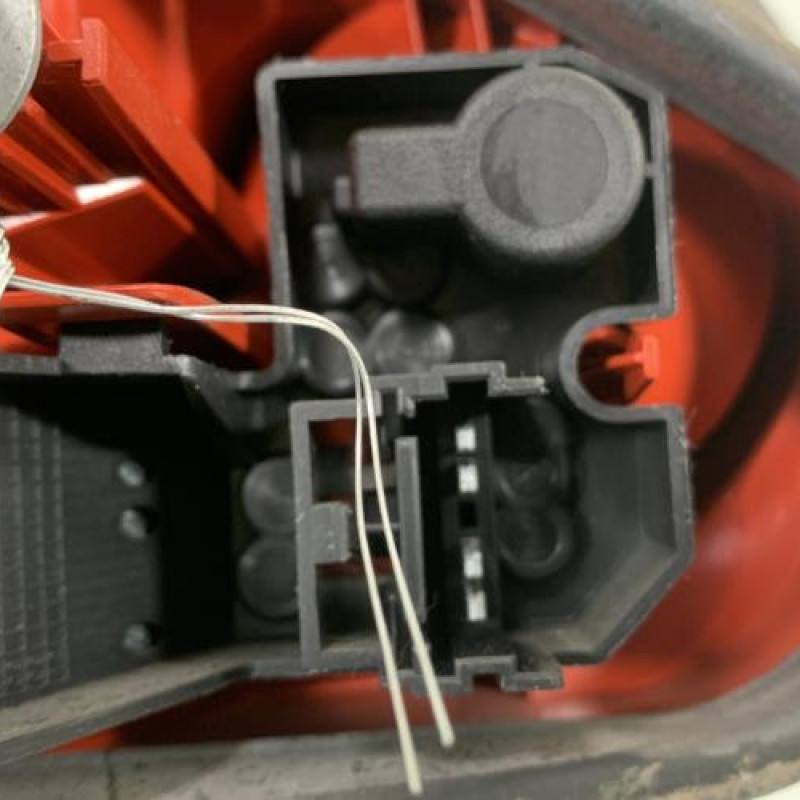 Feu arriere secondaire droit (feux) RENAULT VEL SATIS Photo n°5