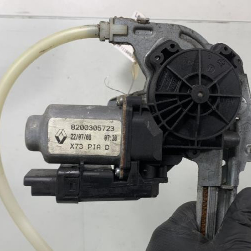 Leve vitre electrique arriere droit RENAULT VEL SATIS Photo n°4