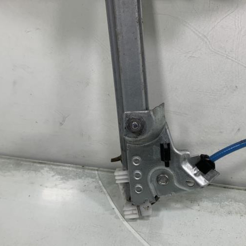 Leve vitre electrique avant gauche RENAULT VEL SATIS Photo n°5