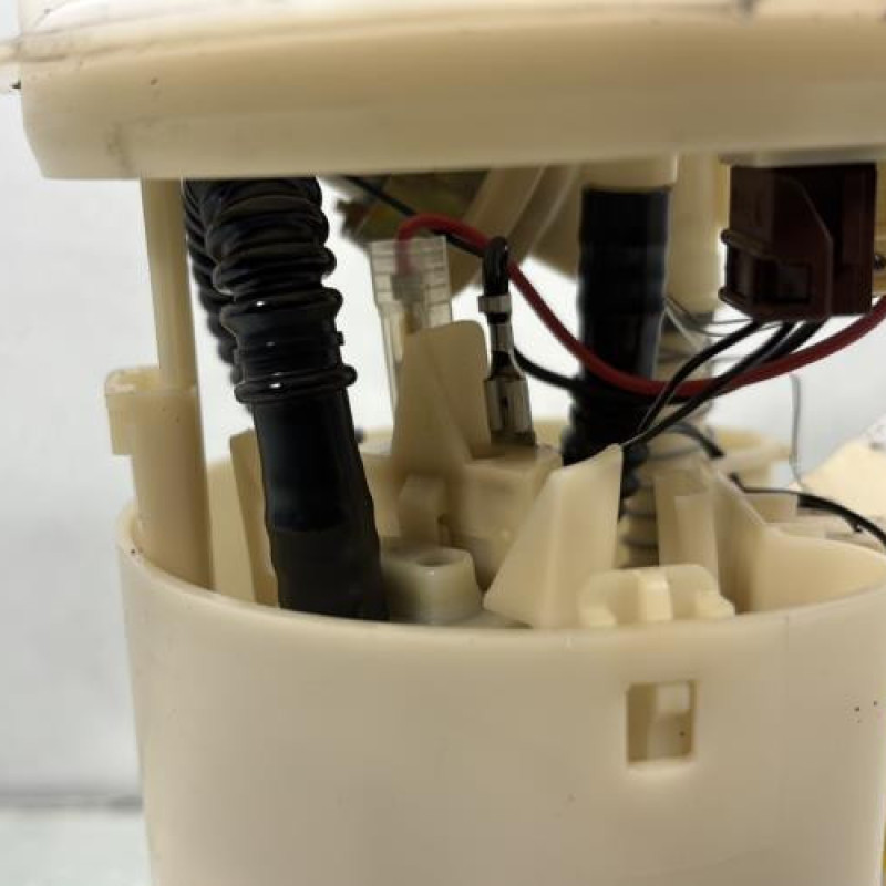 Pompe à carburant RENAULT CLIO 2 Photo n°4