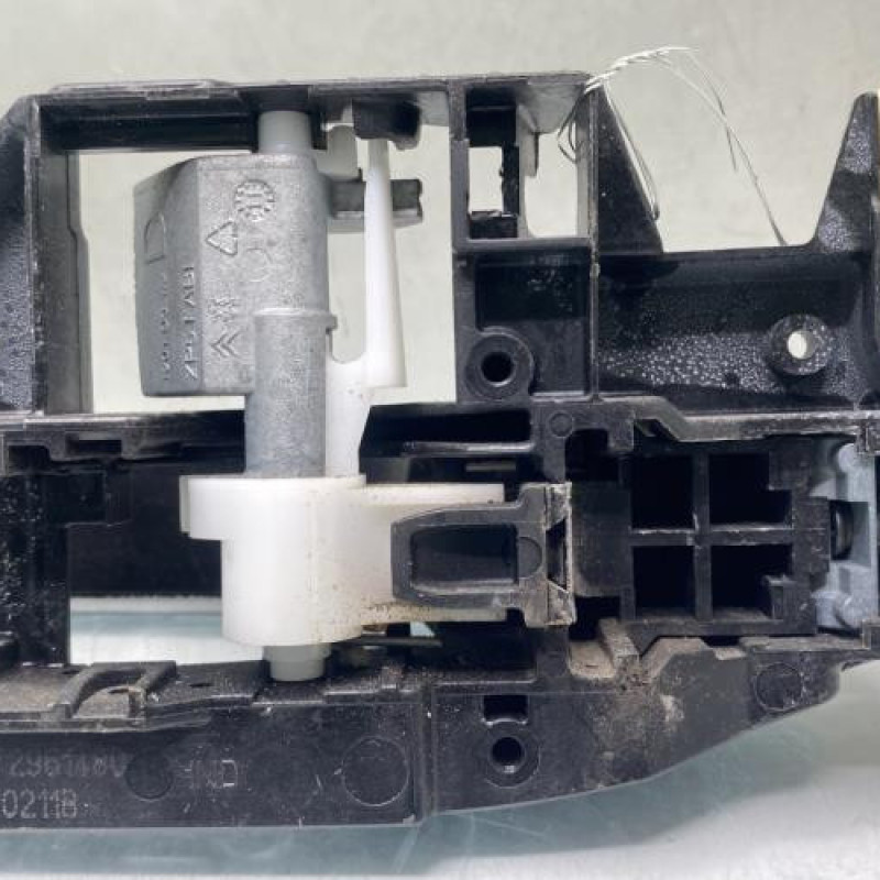 Poignee porte arriere droit PEUGEOT 207 Photo n°3