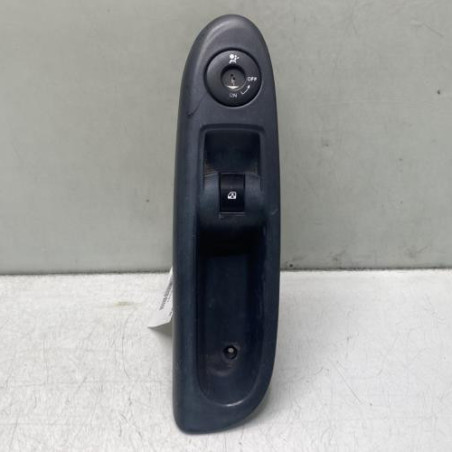 Interrupteur de leve vitre avant droit RENAULT CLIO 2 Photo n°1