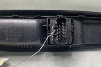 Interrupteur de leve vitre avant gauche RENAULT CLIO 2