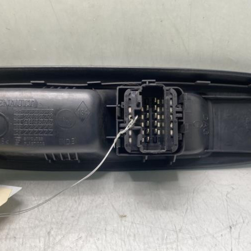 Interrupteur de leve vitre avant gauche RENAULT CLIO 2 Photo n°3