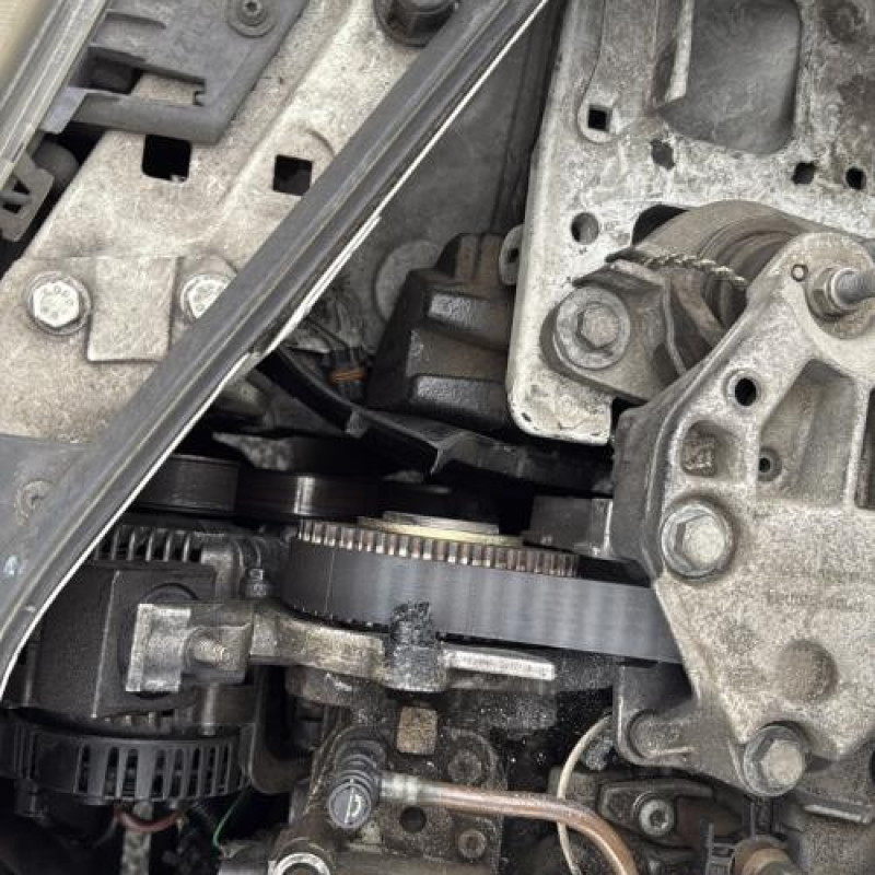 Moteur essuie glace arriere RENAULT CLIO 2 Photo n°14