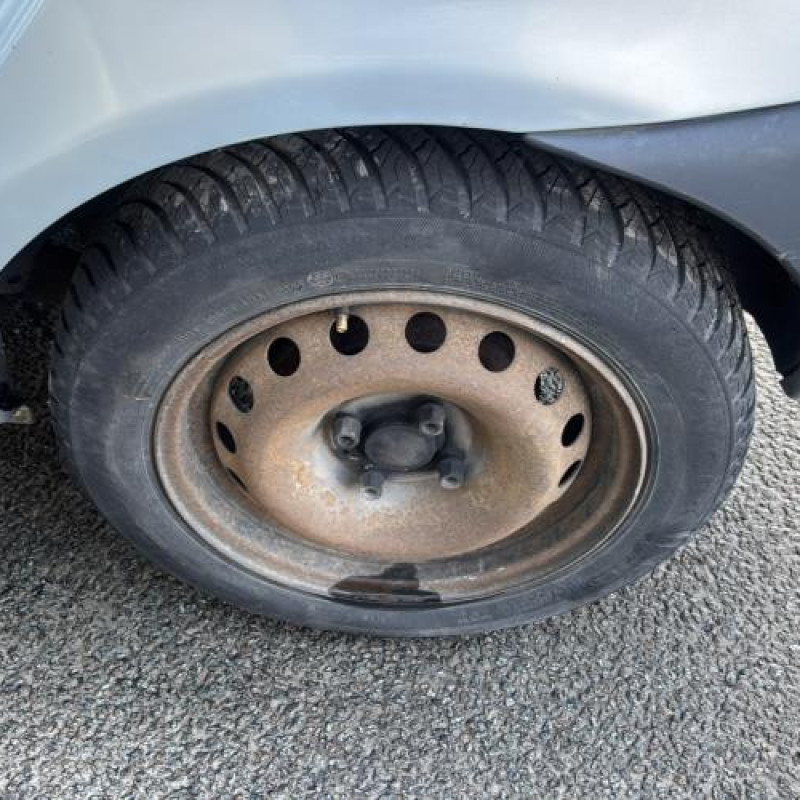 Trappe d'essence RENAULT CLIO 2 Photo n°19