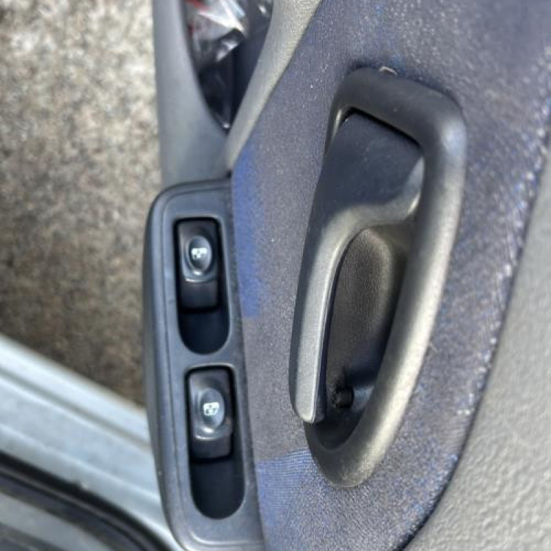 Moteur essuie glace arriere RENAULT CLIO 2 Photo n°16