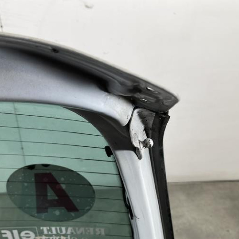 Malle/Hayon arriere RENAULT CLIO 2 Photo n°8