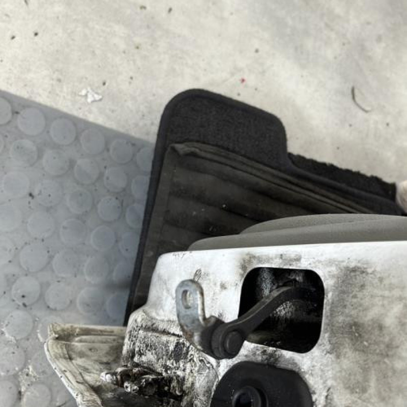 Porte arriere gauche RENAULT CLIO 2 Photo n°7