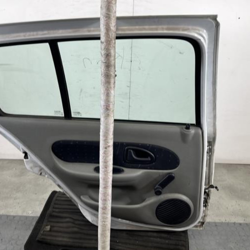 Porte arriere gauche RENAULT CLIO 2 Photo n°8