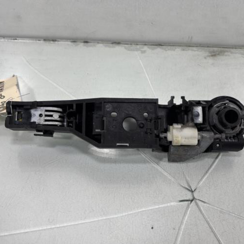 Poignee porte arriere droit RENAULT CLIO 3 Photo n°4