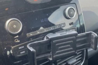 Poignee porte avant gauche RENAULT CLIO 4