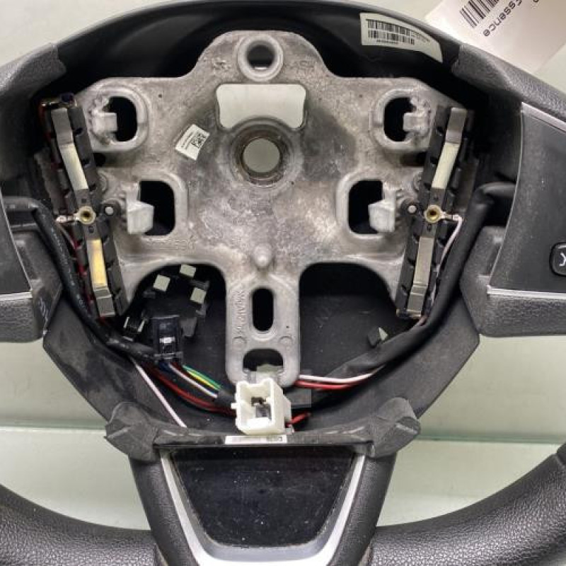 Volant RENAULT CLIO 4 Photo n°2