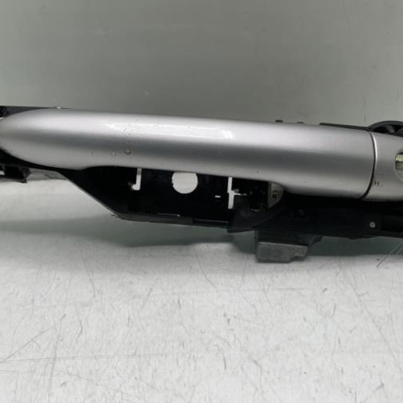 Poignee porte avant gauche RENAULT LAGUNA 3 Photo n°1