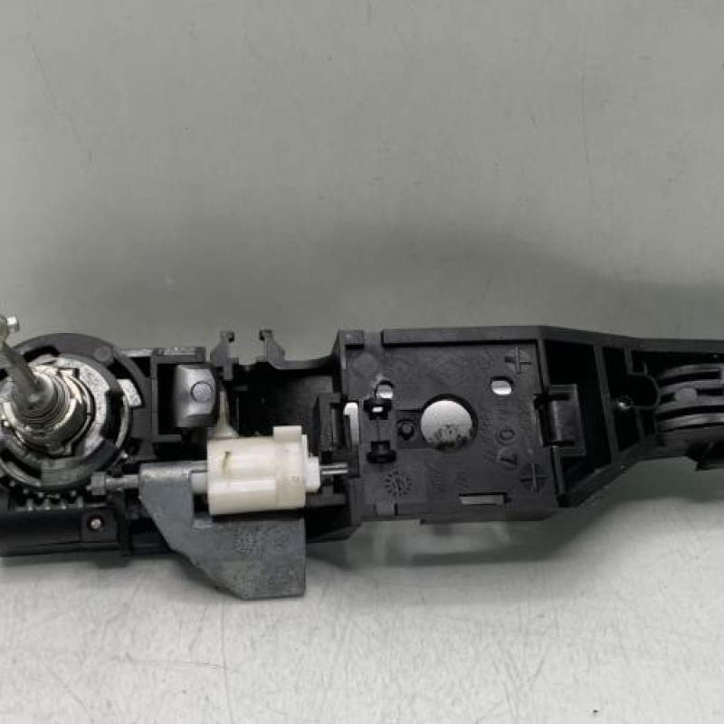 Poignee porte avant gauche RENAULT LAGUNA 3 Photo n°2