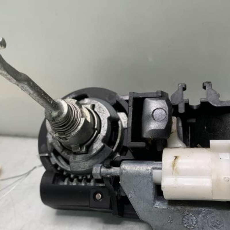 Poignee porte avant gauche RENAULT LAGUNA 3 Photo n°3