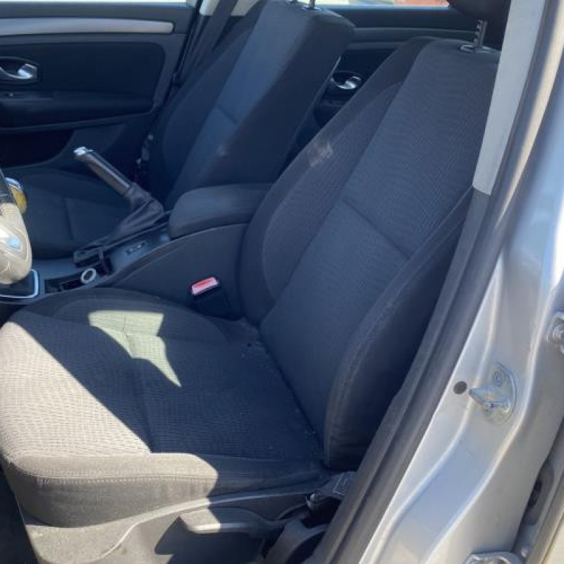 Poignee interieur arriere gauche RENAULT LAGUNA 3 Photo n°18